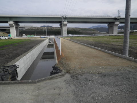 山県市　水路改良工事